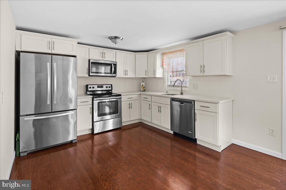 1108 Rudder Avenue Manahawkin, NJ 08050 - Photo 8 of 28 Stainless Appliances