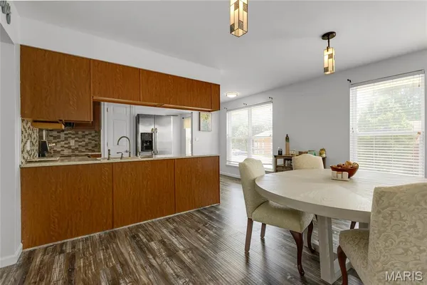 $172,000 | 1943 Greenpoint Drive, Unit 302, Kirkwood, MO 63122