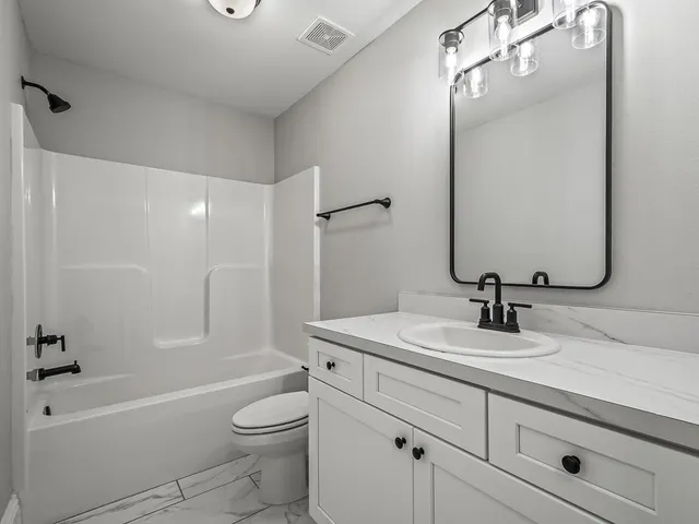 $1,599 | 10 Old Courthouse Way, Unit B, Crawfordville, FL 32327