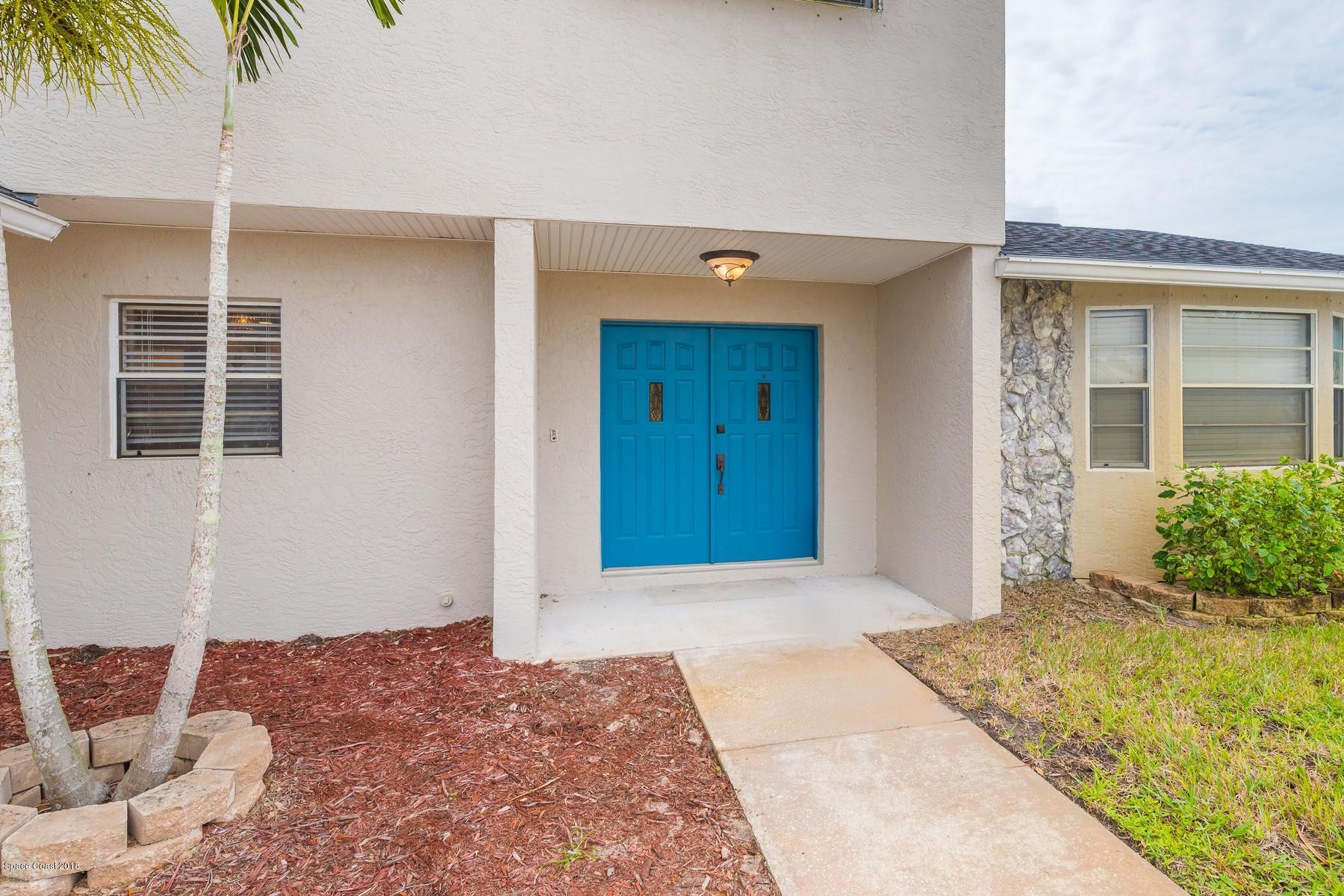 211 Sand Dollar Road Indialantic, FL 32903 - Photo 2 of 37 211SandDollar(23of216)