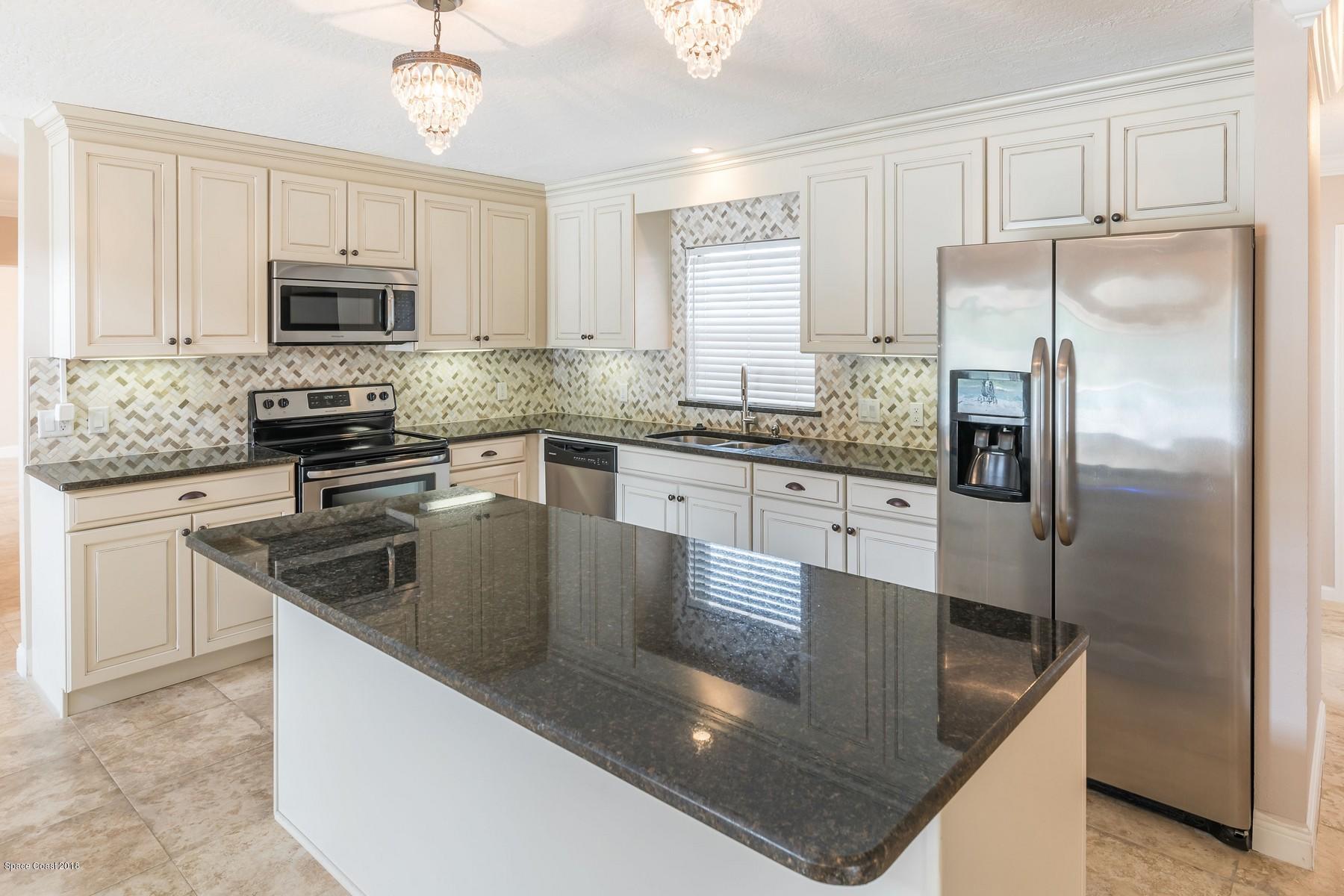 211 Sand Dollar Road Indialantic, FL 32903 - Photo 6 of 37 211SandDollar(71of216)-HDR