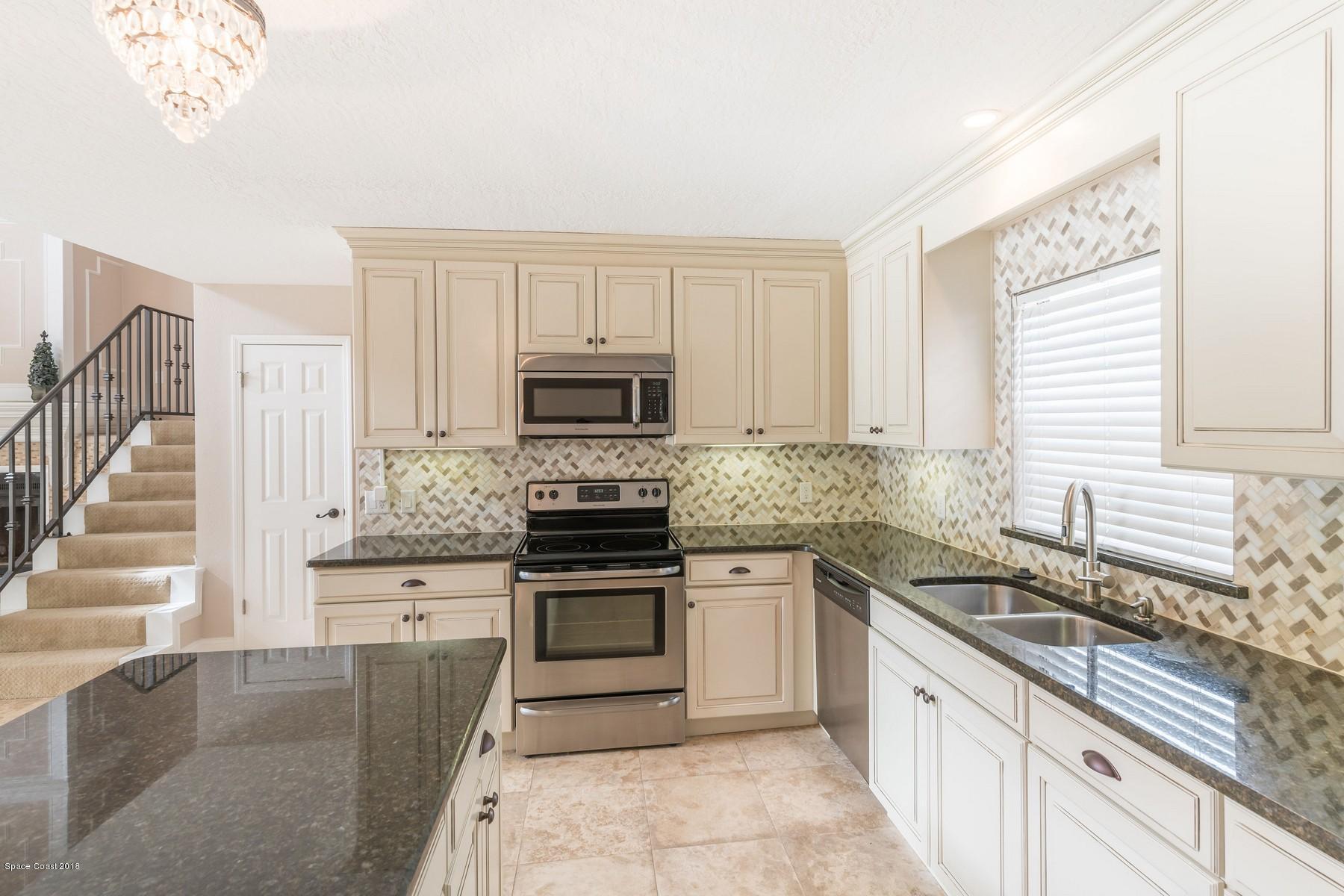 211 Sand Dollar Road Indialantic, FL 32903 - Photo 8 of 37 211SandDollar(88of216)-HDR