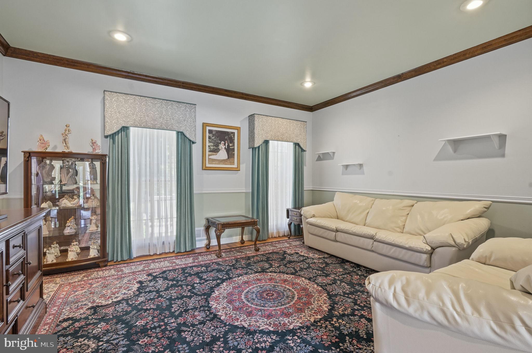 26 Ellisdale Road Allentown, NJ 08501 - Photo 8 of 45 Elegant living space with classic charm.
