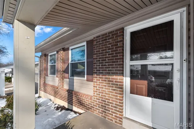 $299,000 | 533 Golfwood Drive, Ballwin, MO 63021