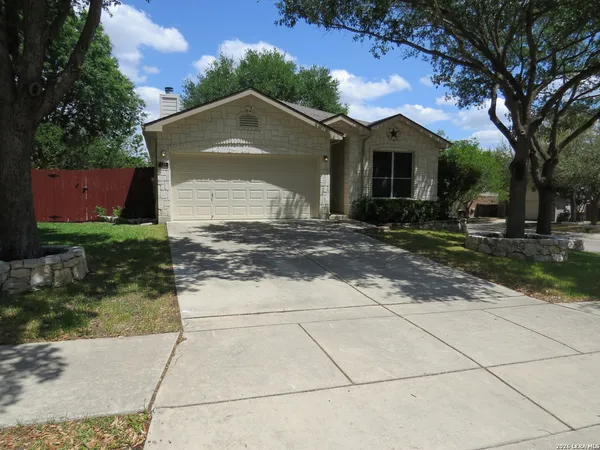 $1,900 | 508 Foxford Run Drive, Schertz, TX 78108