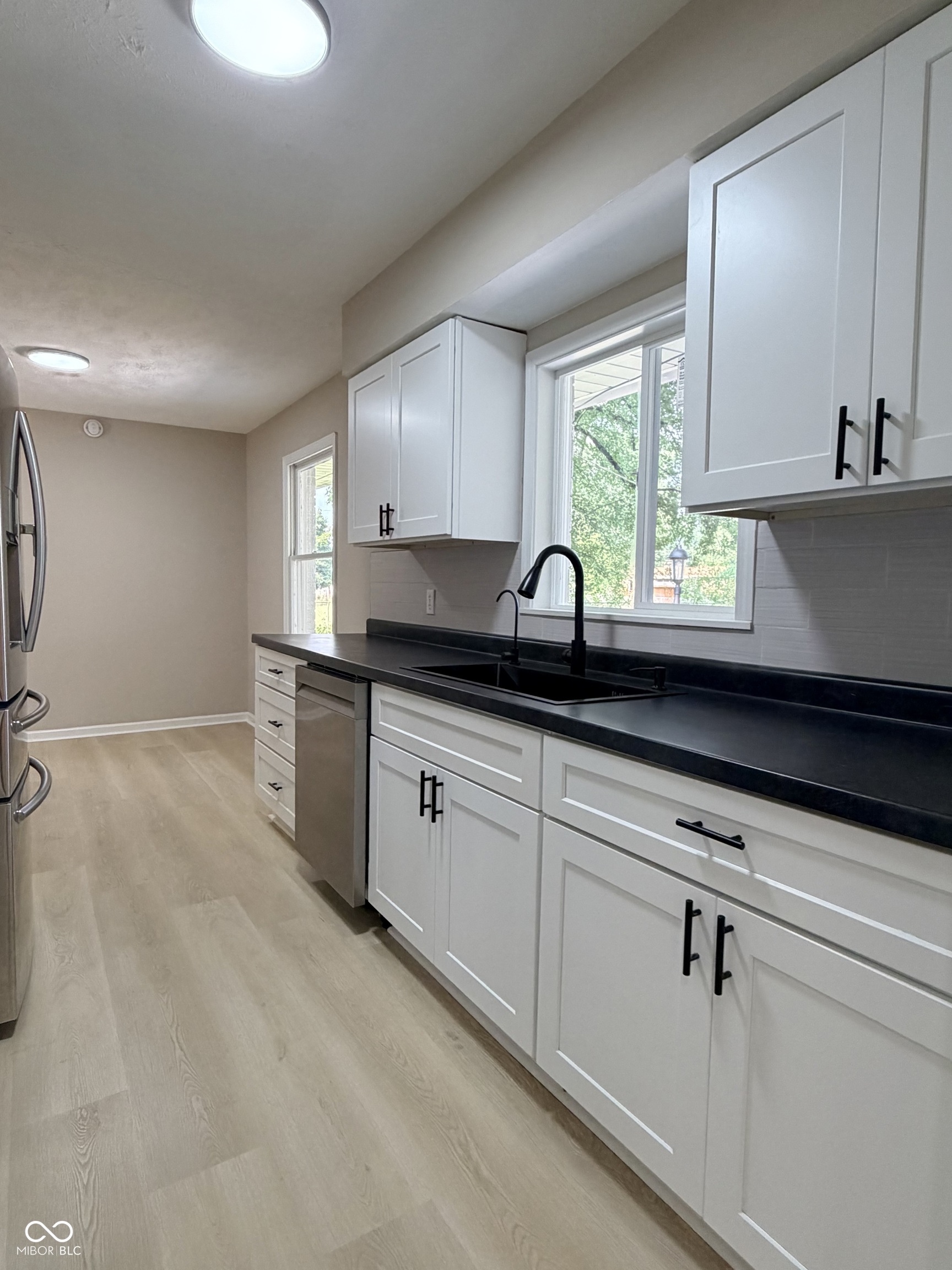 4903 Guion Road Indianapolis, IN 46254 - Photo 9 of 37 Gallery Image 9