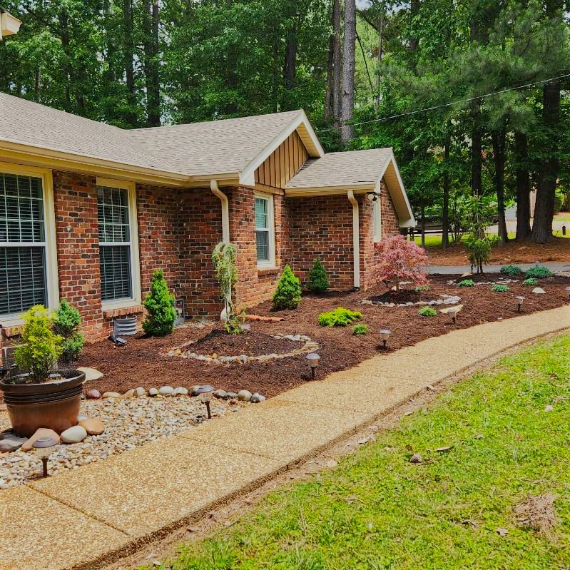 303 Raintree Drive Hendersonville, TN 37075 - Photo 5 of 36 a front view of a house with a yard and green space