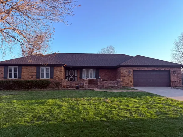 $299,900 | 1815 Paula Lane, Marion, IL 62959