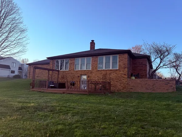 $299,900 | 1815 Paula Lane, Marion, IL 62959