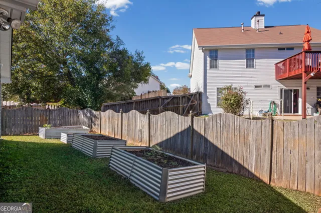 a view of outdoor space kitchen and patio