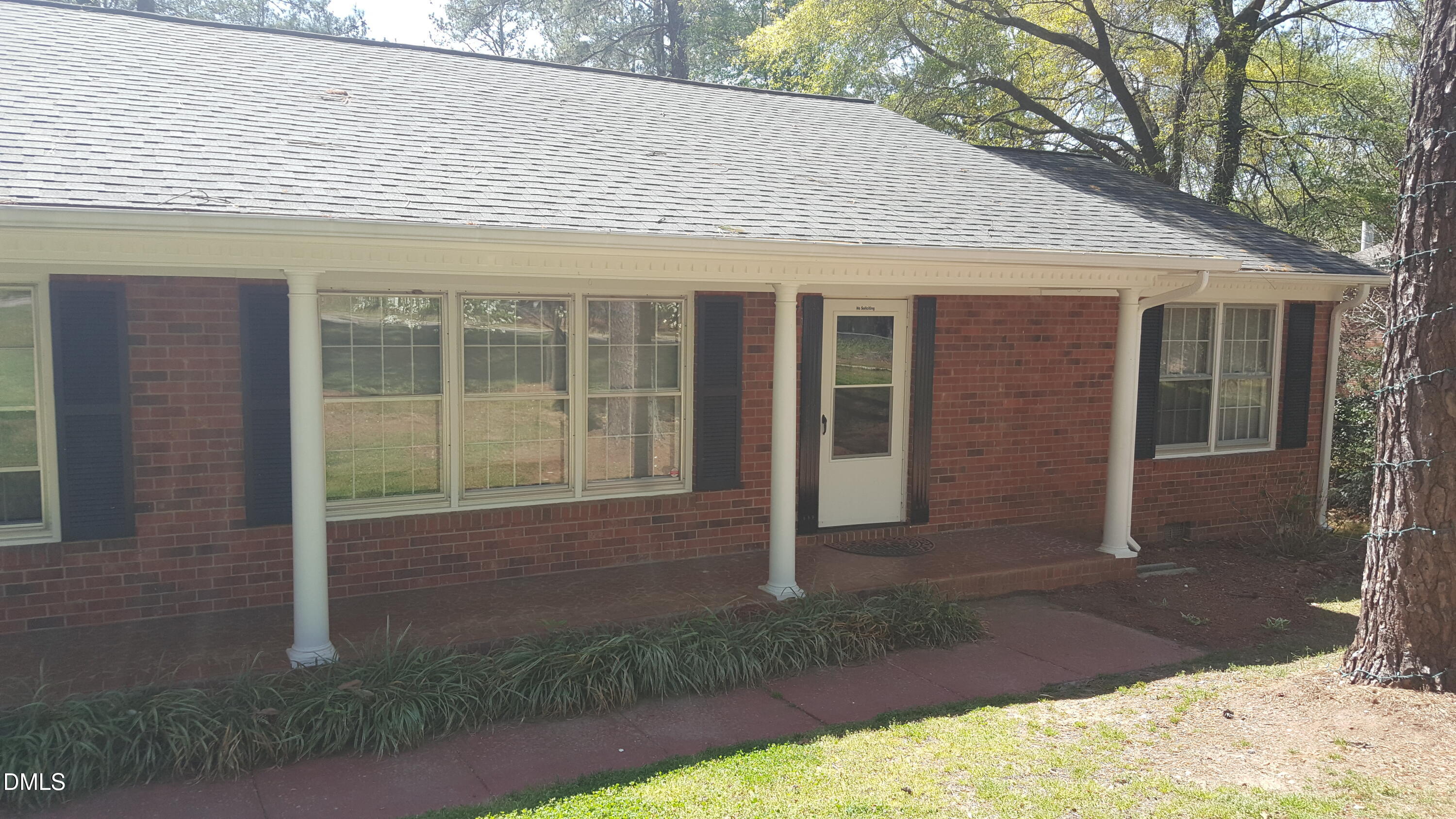 1521 Shelley Road Raleigh, NC 27612 - Photo 1 of 5 20170411_144623