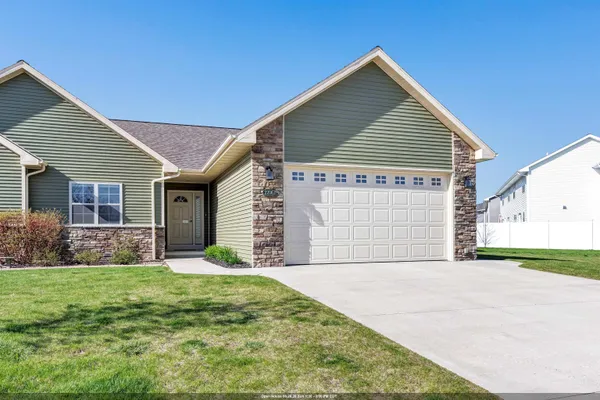 $382,900 | 2206 Blue Stem Lane, De Pere, WI 54115