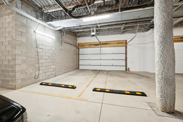 $445,000 | 2342 West Adams Street, Unit 406, Chicago, IL 60612