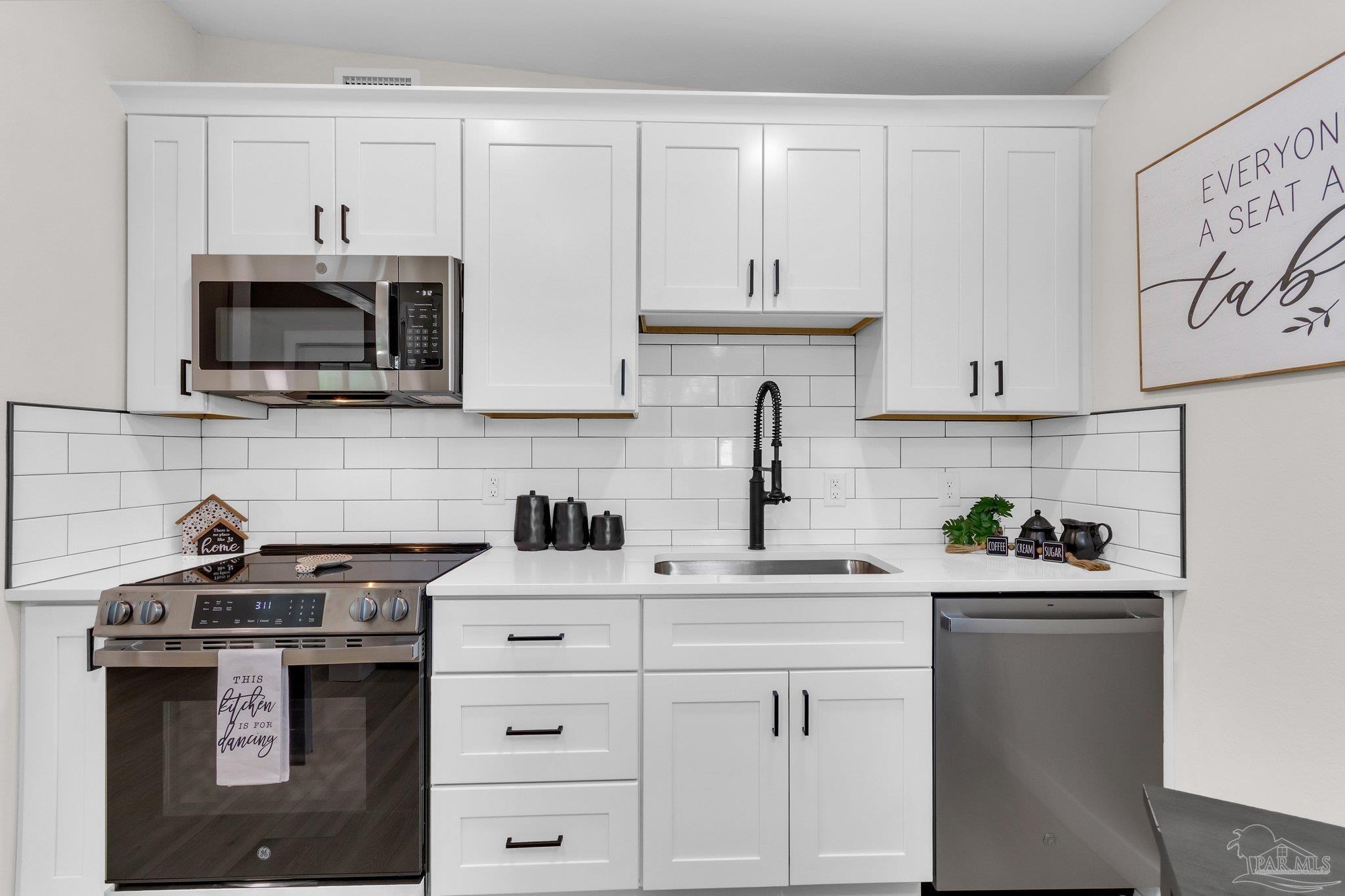 413 Forrest Street Cantonment, FL 32533 - Photo 13 of 34