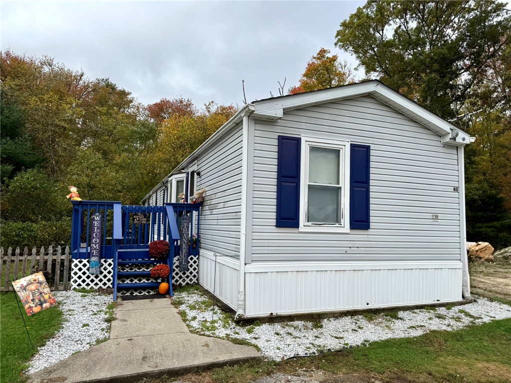 40 Toadstool Knolls Charlestown, RI 02813 - Photo 2 of 18