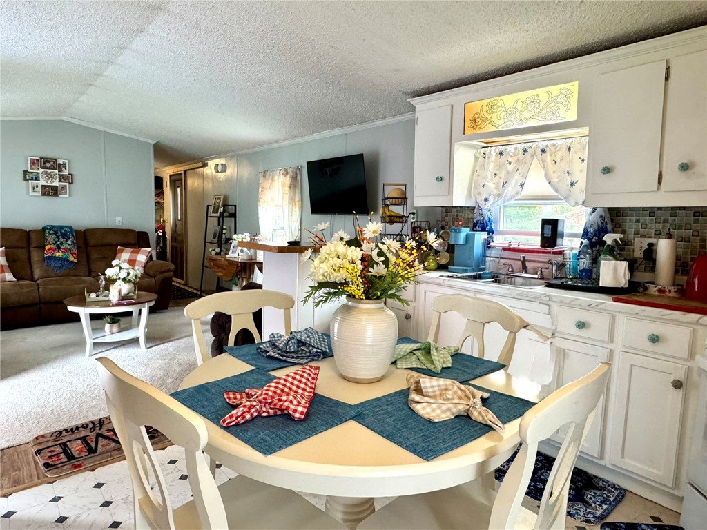 40 Toadstool Knolls Charlestown, RI 02813 - Photo 8 of 18