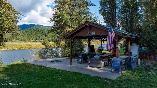 $299,000 | 8644 Railroad Grade Road, St. Maries, ID 83861