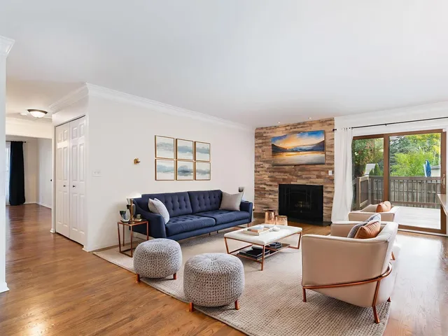 $529,000 | 134 South Whispering Hills Drive, Naperville, IL 60540