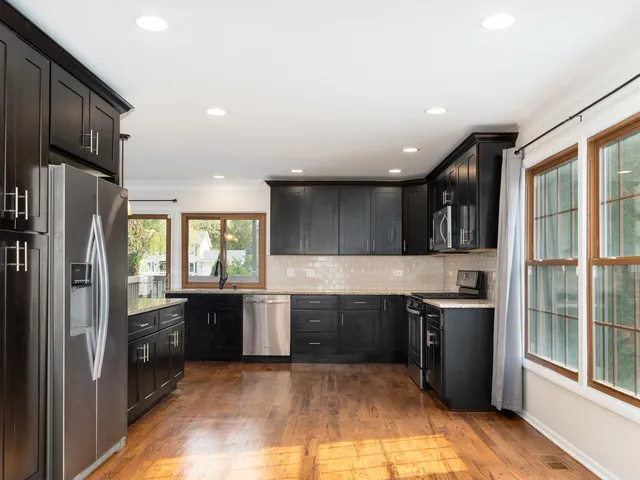 $529,000 | 134 South Whispering Hills Drive, Naperville, IL 60540