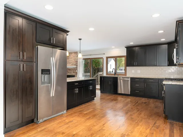 $529,000 | 134 South Whispering Hills Drive, Naperville, IL 60540