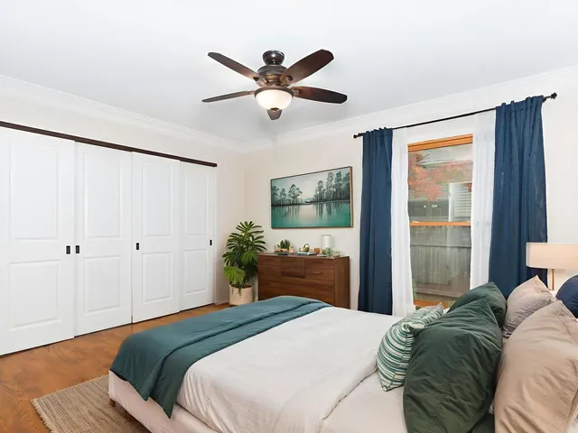 $529,000 | 134 South Whispering Hills Drive, Naperville, IL 60540