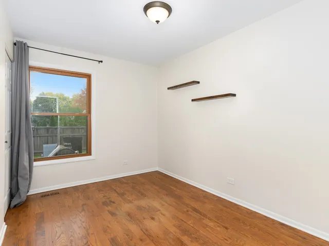 $529,000 | 134 South Whispering Hills Drive, Naperville, IL 60540