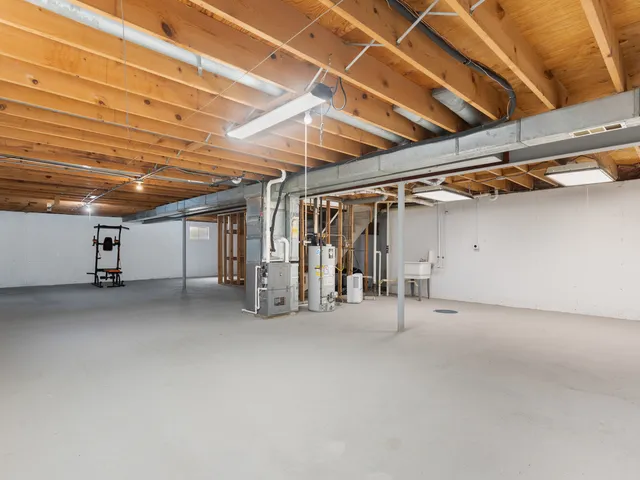 $529,000 | 134 South Whispering Hills Drive, Naperville, IL 60540