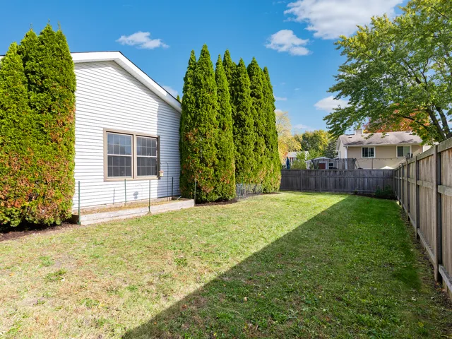 $529,000 | 134 South Whispering Hills Drive, Naperville, IL 60540