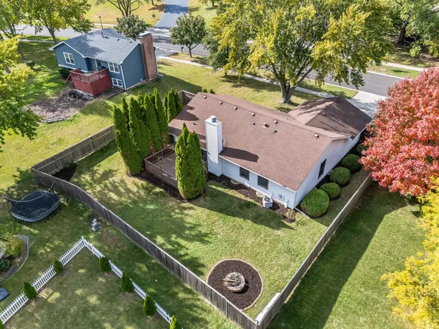 $529,000 | 134 South Whispering Hills Drive, Naperville, IL 60540