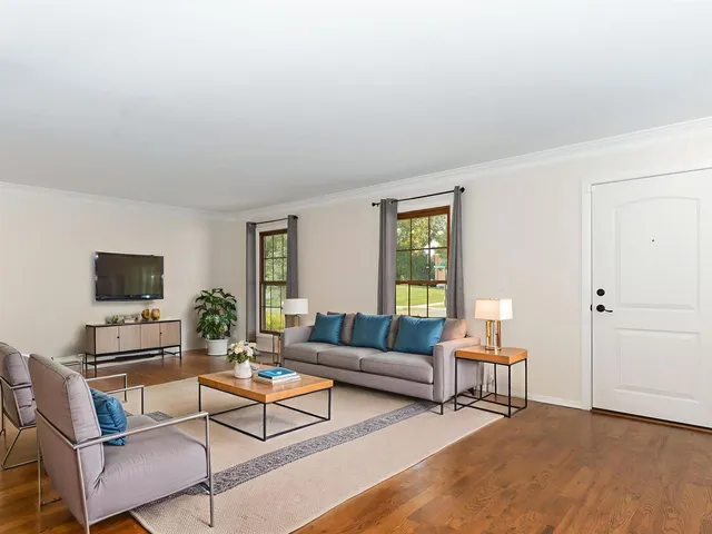 $529,000 | 134 South Whispering Hills Drive, Naperville, IL 60540