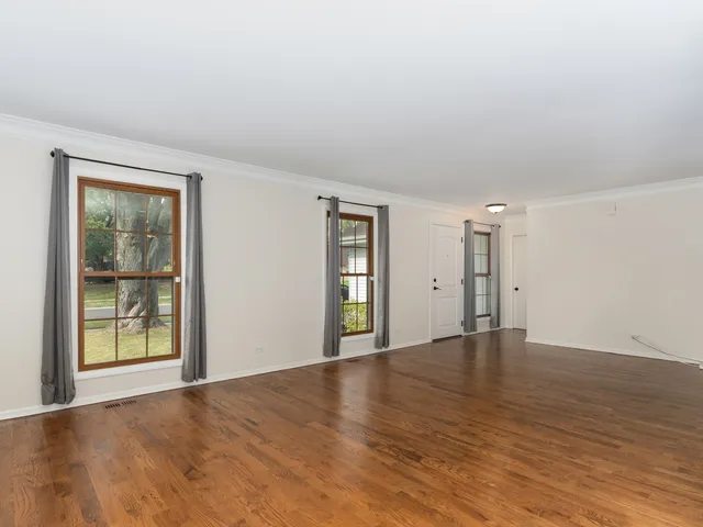 $529,000 | 134 South Whispering Hills Drive, Naperville, IL 60540