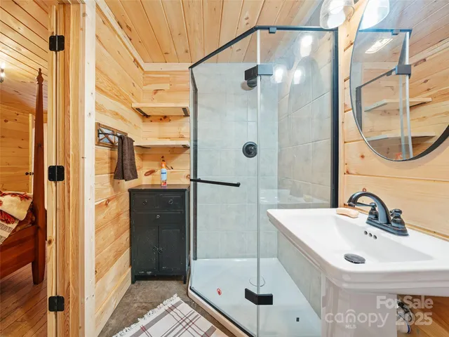 $420,000 | 34 Mccurry Road, Burnsville, NC 28714