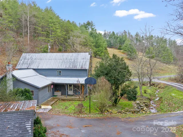 $420,000 | 34 Mccurry Road, Burnsville, NC 28714