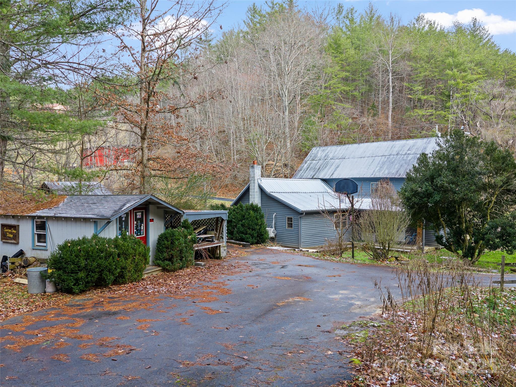 34 Mccurry Road Burnsville, NC 28714 - Photo 35 of 39