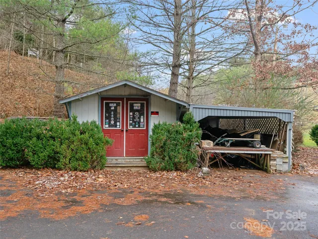 $420,000 | 34 Mccurry Road, Burnsville, NC 28714