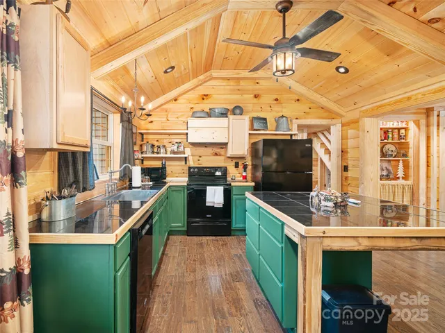 $420,000 | 34 Mccurry Road, Burnsville, NC 28714