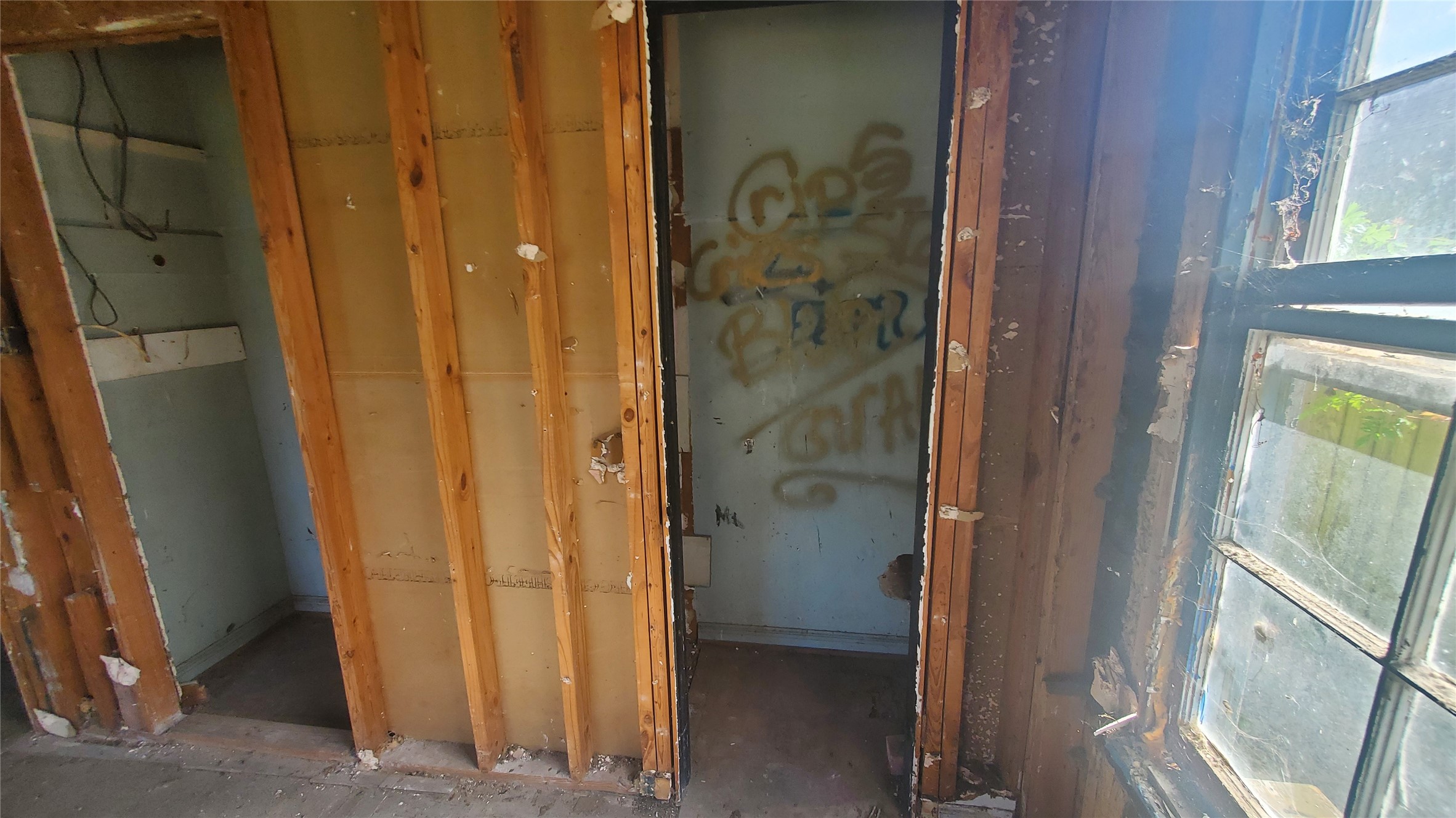 4821 Burma Road Houston, TX 77033 - Photo 19 of 23 a bathroom with a glass door shower and a sink