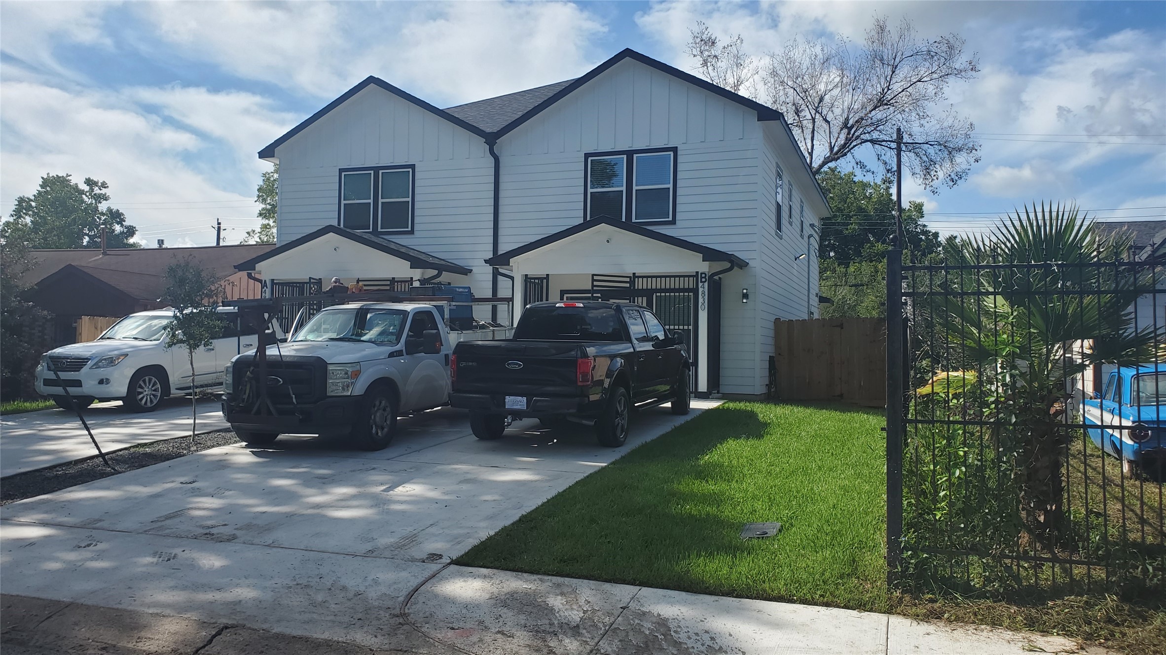 4821 Burma Road Houston, TX 77033 - Photo 2 of 23 a view of a house with backyard sitting area and garden
