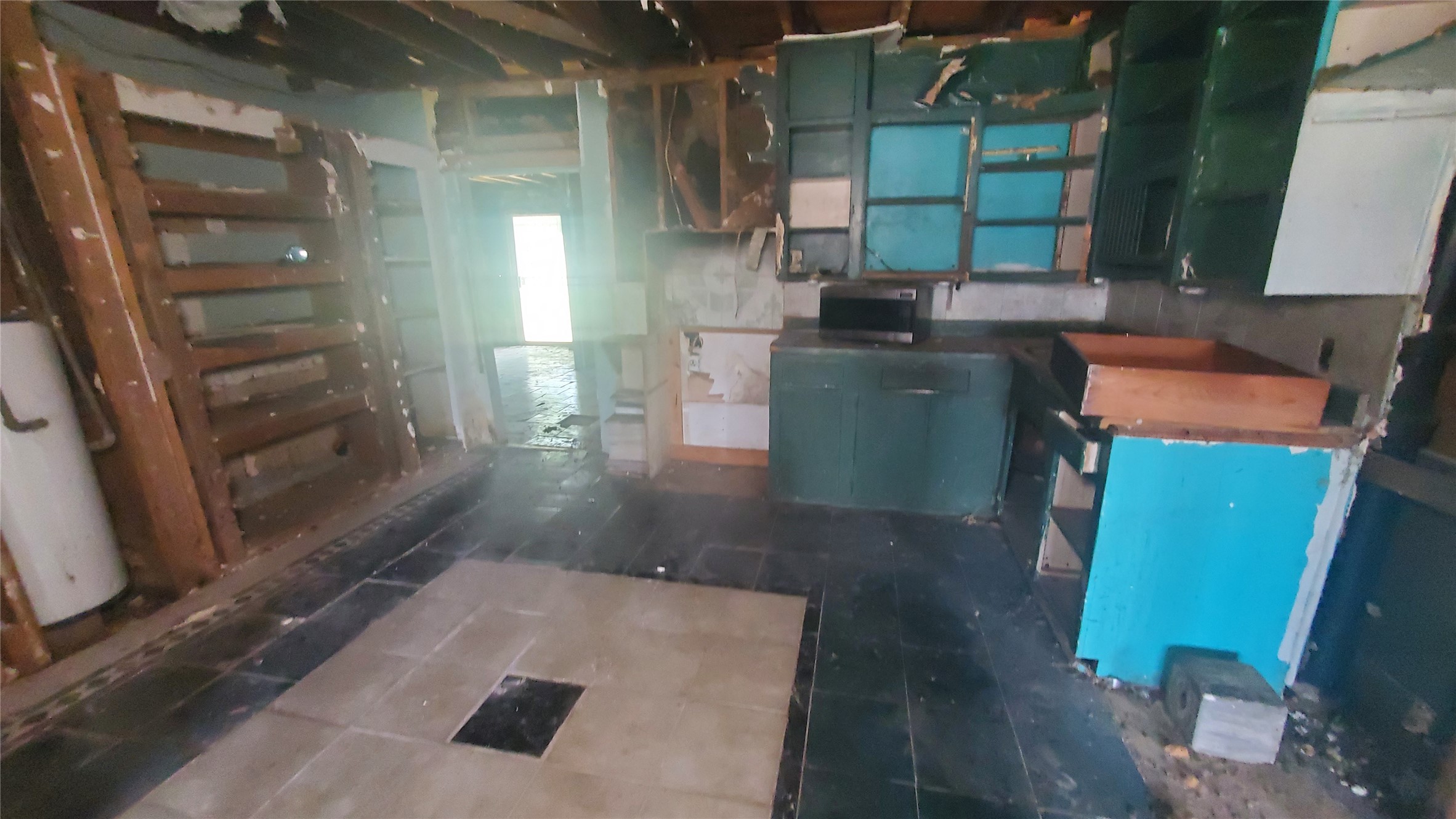 4821 Burma Road Houston, TX 77033 - Photo 22 of 23 a bathroom with a sink a toilet and shower