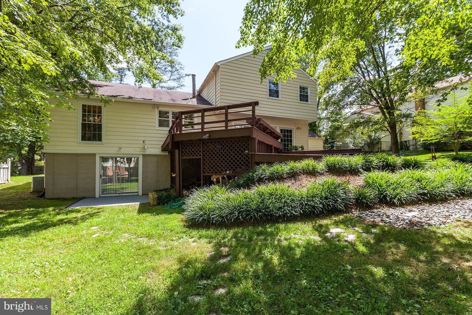 9113 Bells Mill Road Potomac, MD 20854 - Photo 29 of 29 Exterior (Rear)