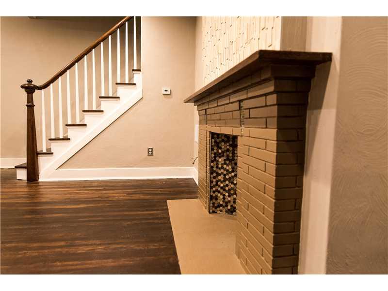 132 Braddock Road Forest Hills, PA 15221 - Photo 8 of 25 Living Room.
