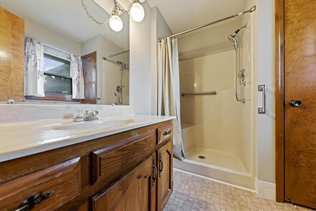 617 West Walnut Street Raymore, MO 64083 - Photo 20 of 25