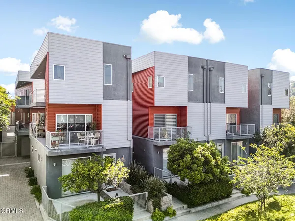 $1,000,000 | 2222 Strata Lane, Los Angeles, CA 90041