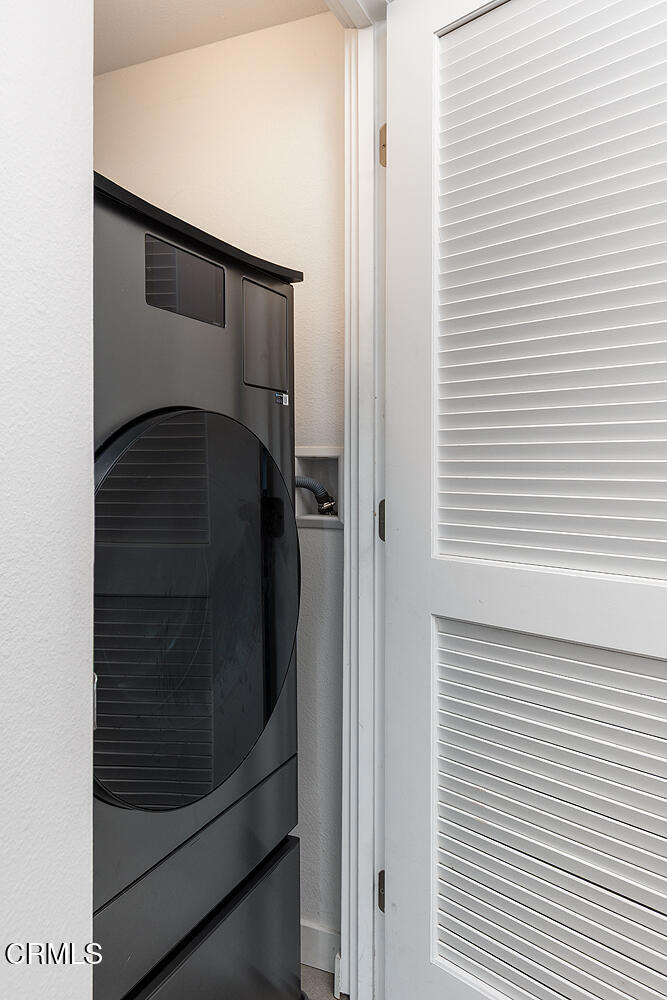 2222 Strata Lane Los Angeles, CA 90041 - Photo 29 of 31 a close view of walk in closet