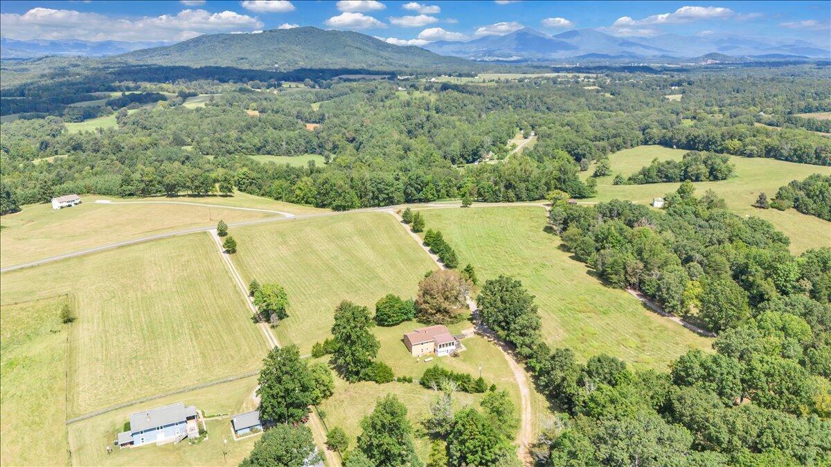 7702 Dickerson Mill Road Moneta, VA 24121 - Photo 101 of 114 096-DJI_20250901121901_0023_D