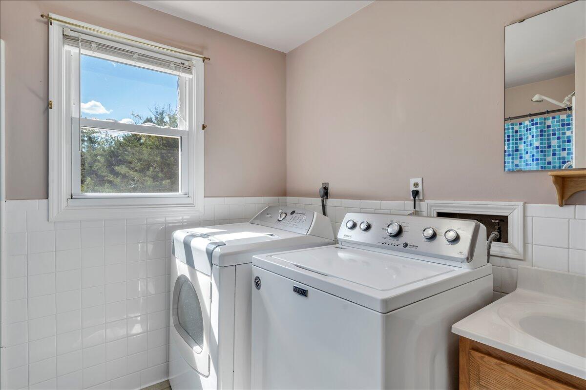 7702 Dickerson Mill Road Moneta, VA 24121 - Photo 42 of 114 038-