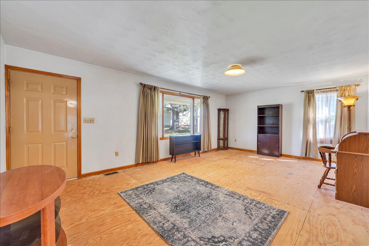 7702 Dickerson Mill Road Moneta, VA 24121 - Photo 7 of 114 003-MIB03085