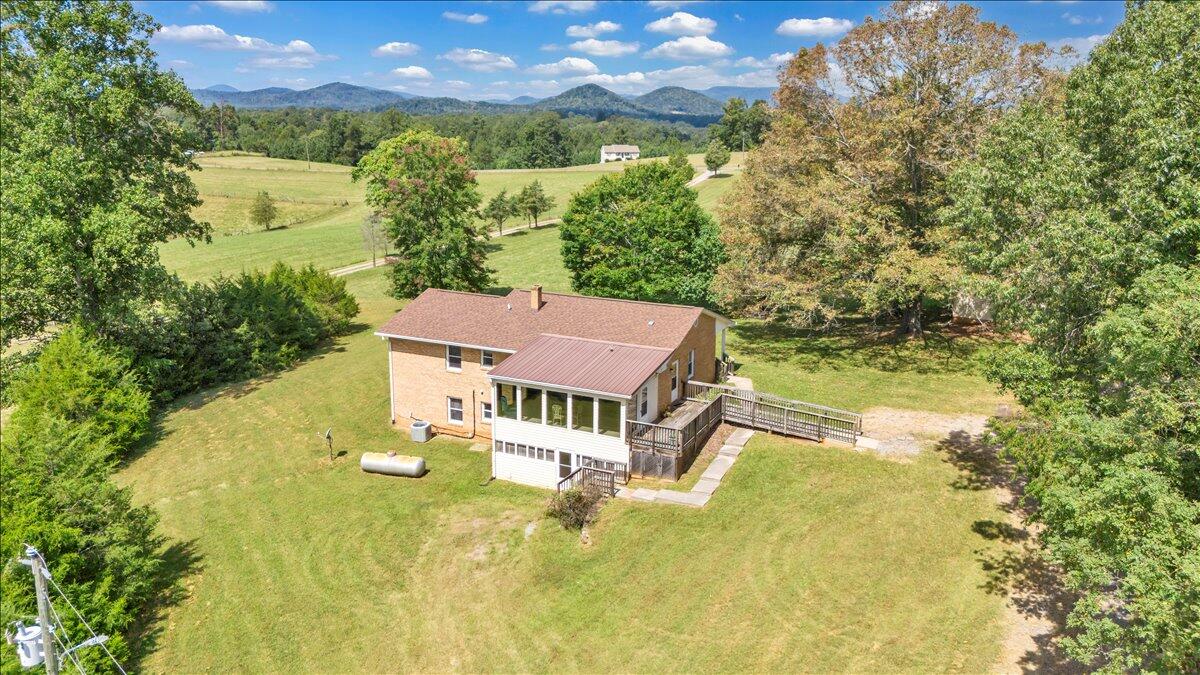 7702 Dickerson Mill Road Moneta, VA 24121 - Photo 96 of 114 091-DJI_20250901121507_0018_D
