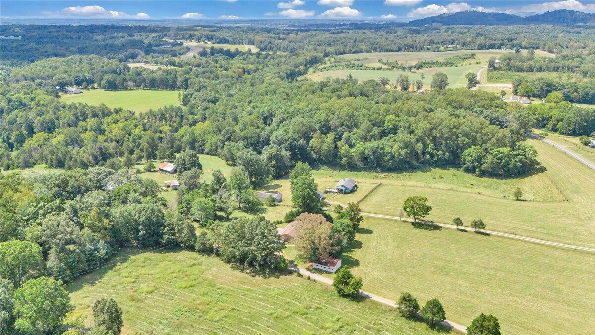 7702 Dickerson Mill Road Moneta, VA 24121 - Photo 98 of 114 093-DJI_20250901121754_0020_D