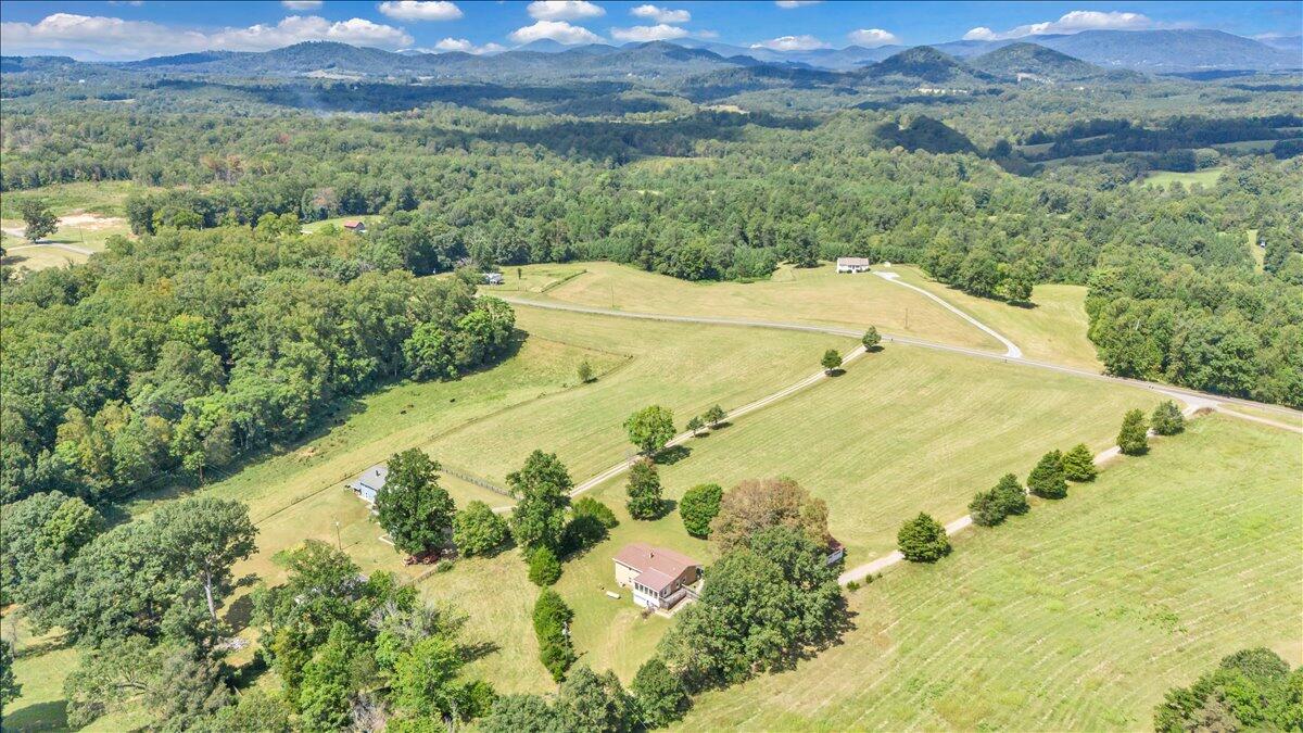 7702 Dickerson Mill Road Moneta, VA 24121 - Photo 99 of 114 094-DJI_20250901121827_0021_D
